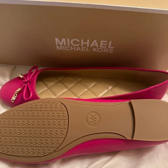 Michael Kors Nori Flex Flat Deep Fuchia 8M - Picture 2 of 5